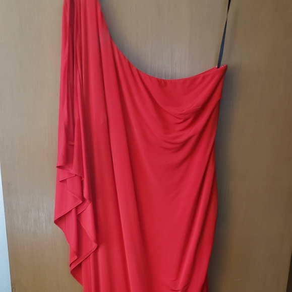 SEXY RED DRESS - Picture 3 of 3